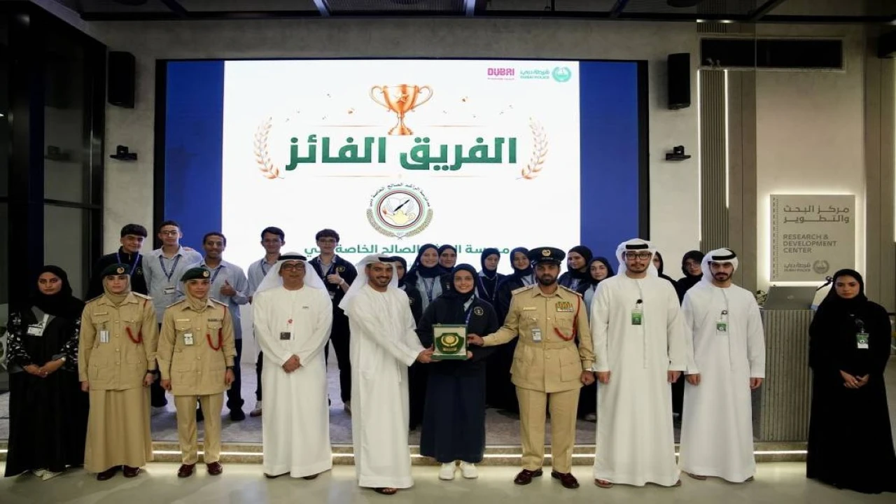 شرطة دبي تبدأ أولى جلسات المناظرات الطلابية حول الذكاء الاصطناعي